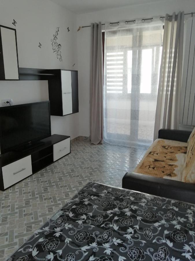 Adina Apartment Navodari Bagian luar foto