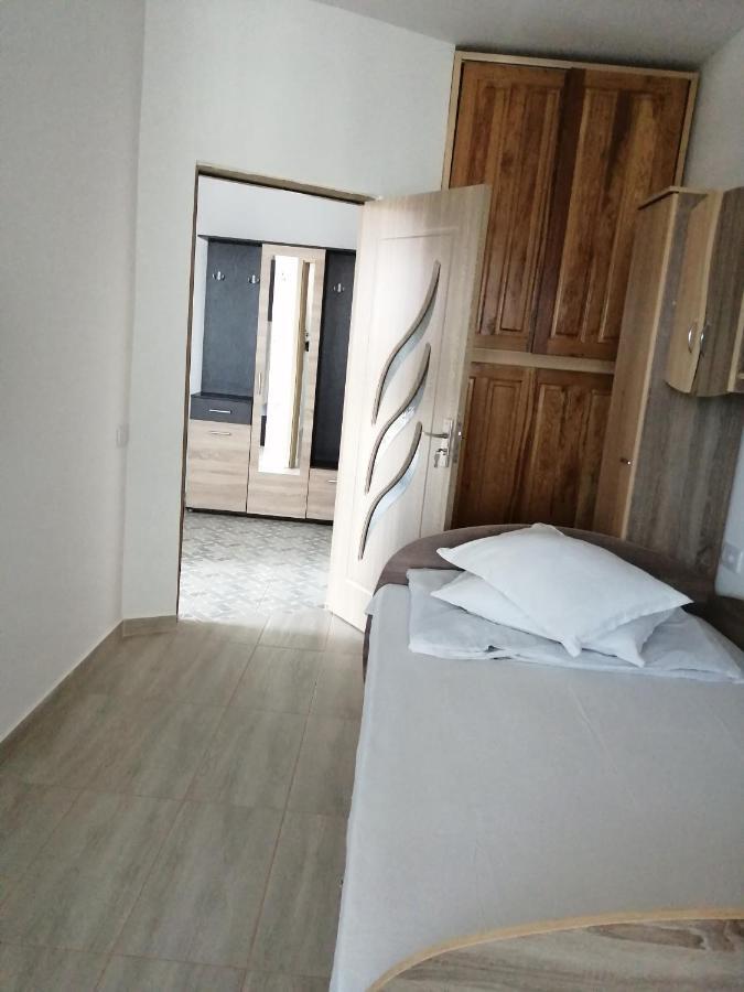 Adina Apartment Navodari Bagian luar foto