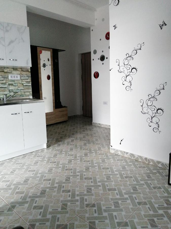 Adina Apartment Navodari Bagian luar foto