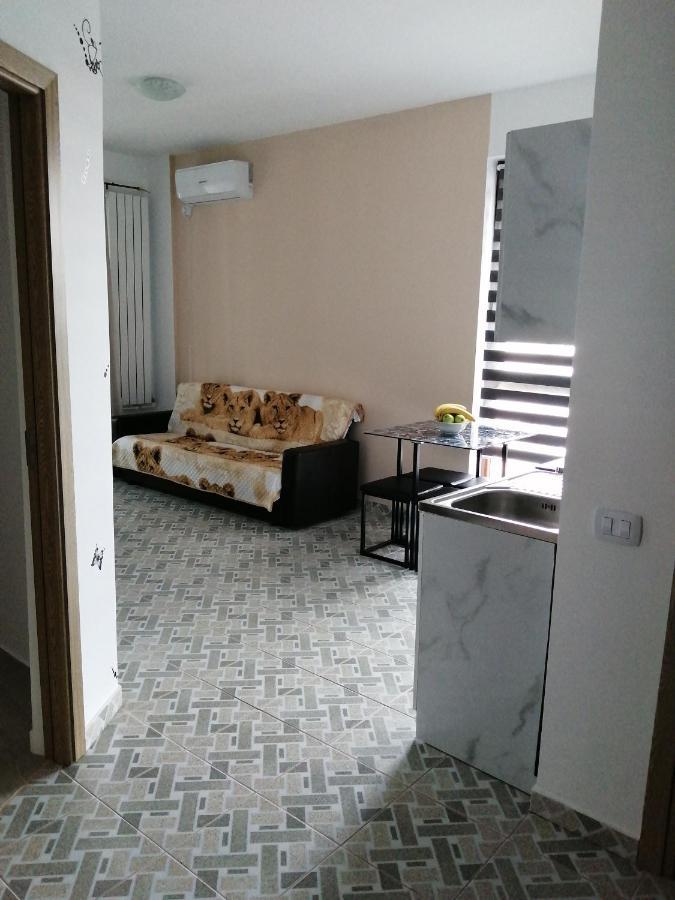 Adina Apartment Navodari Bagian luar foto