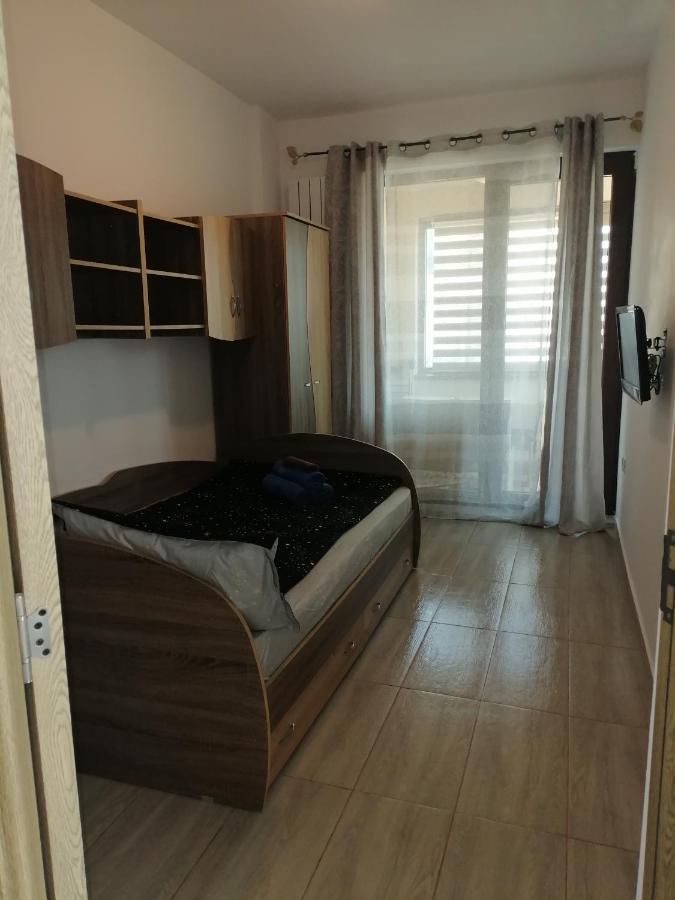 Adina Apartment Navodari Bagian luar foto